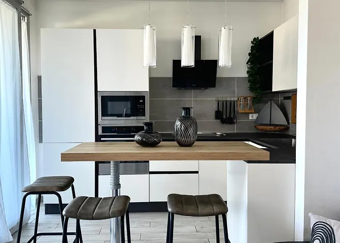 P020 - Porto Recanati, Nuovo Trilocale Con Giardino